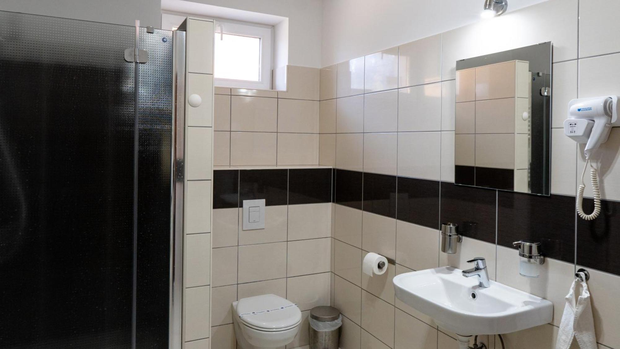 Family Apartman Eplény Εξωτερικό φωτογραφία