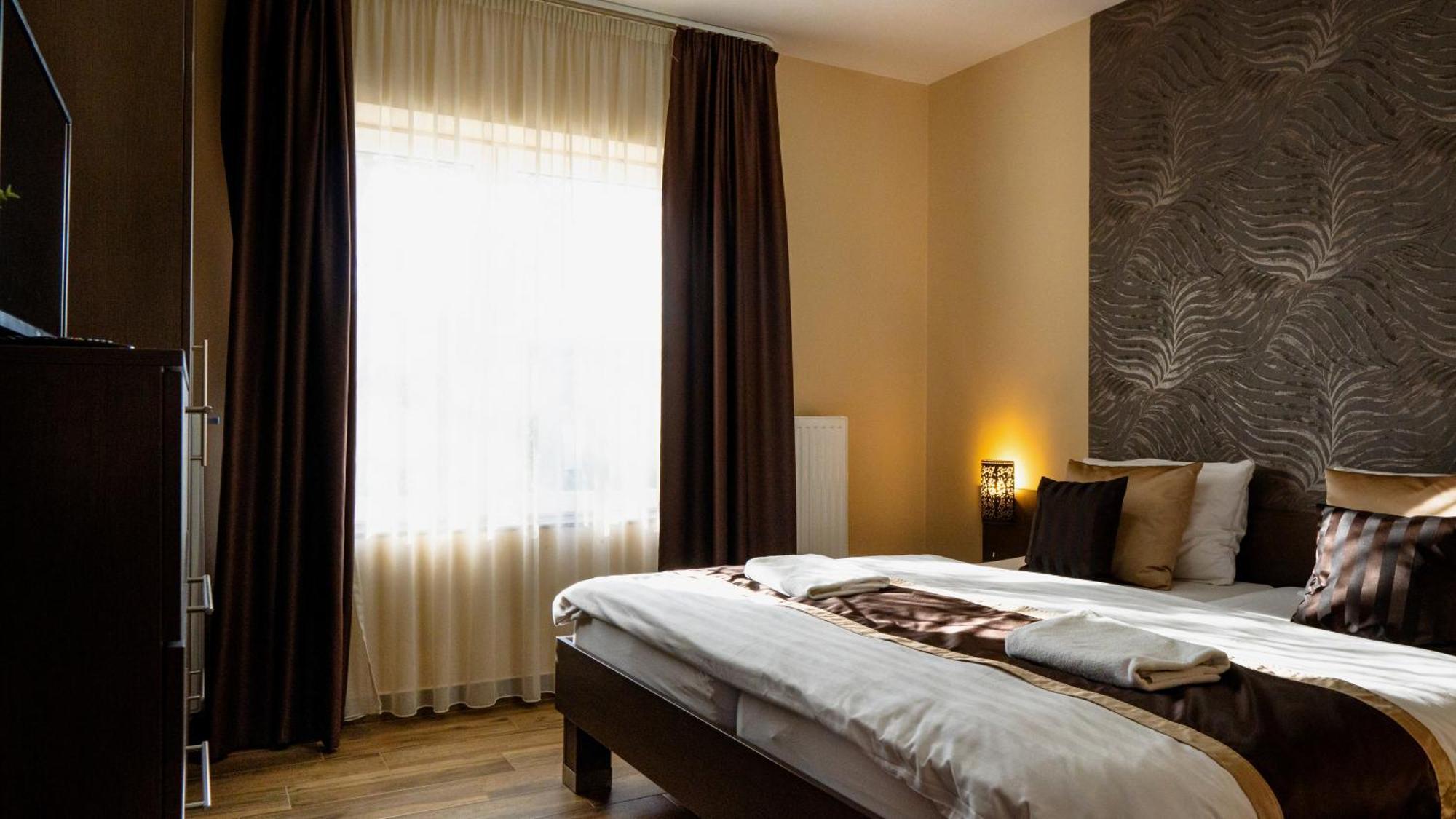 Family Apartman Eplény Εξωτερικό φωτογραφία