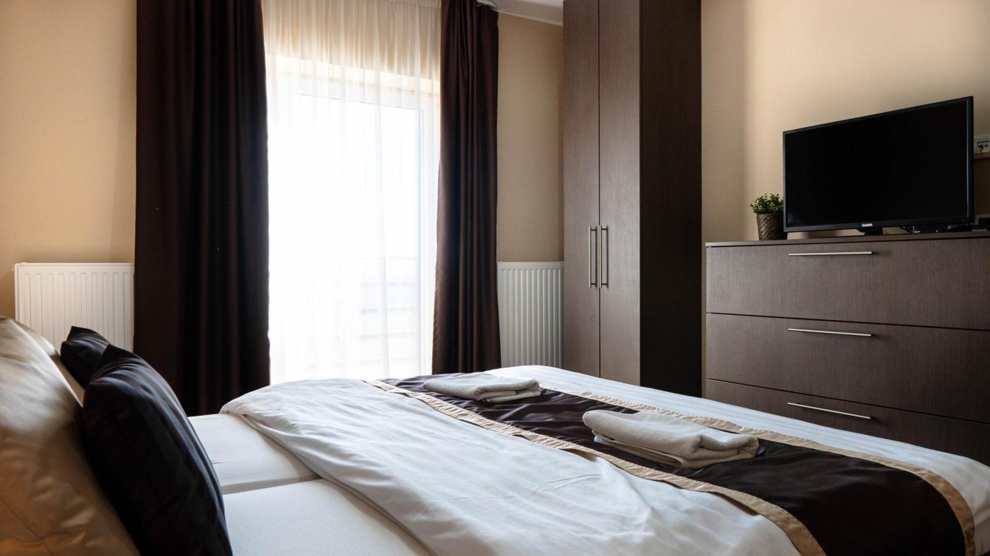 Family Apartman Eplény Εξωτερικό φωτογραφία