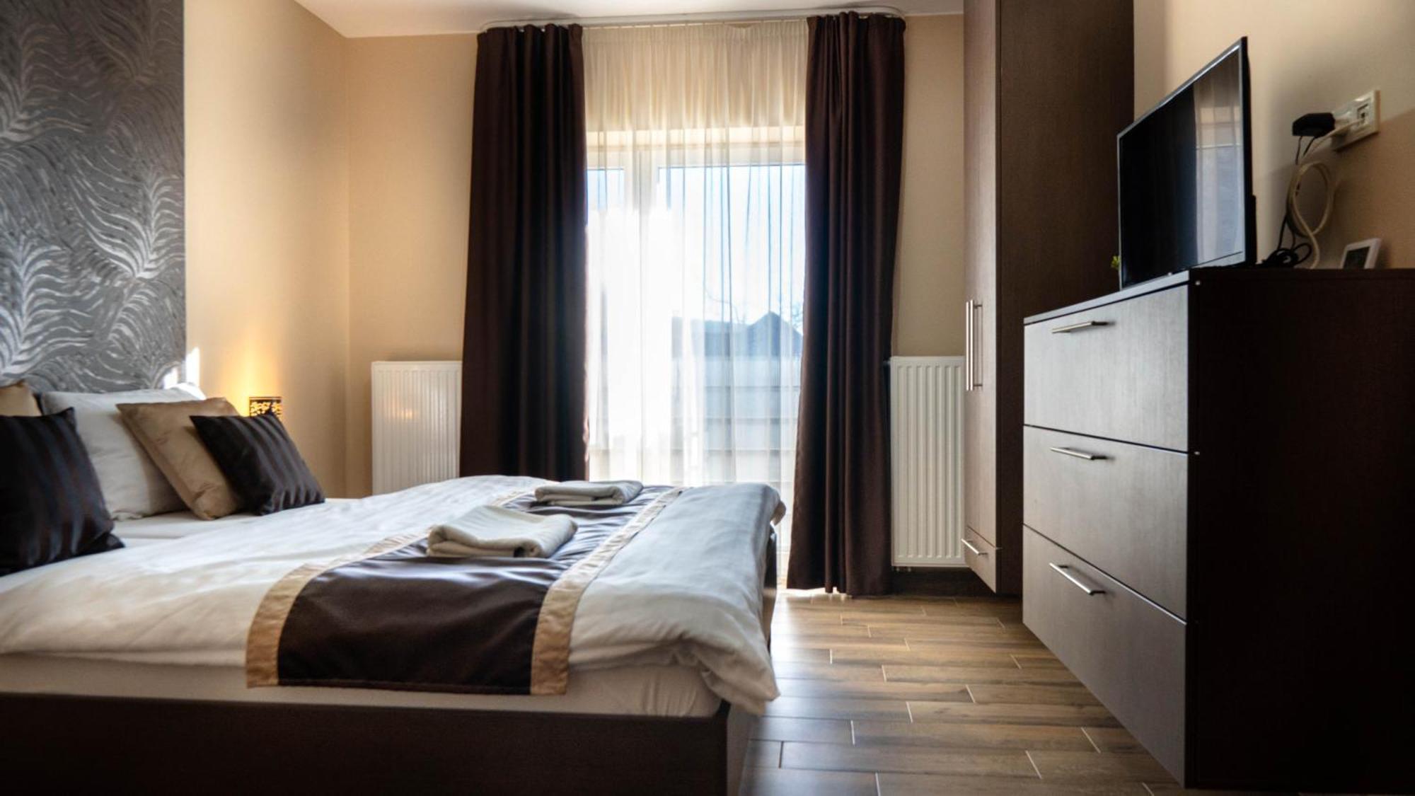 Family Apartman Eplény Εξωτερικό φωτογραφία