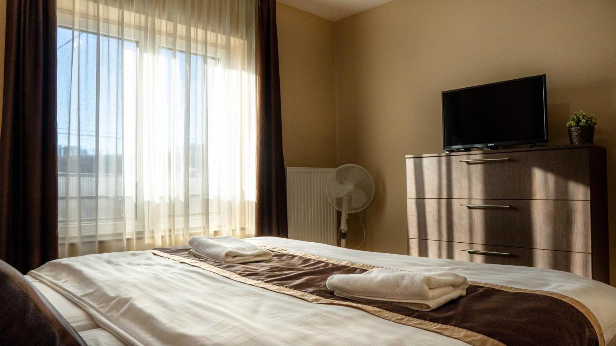 Family Apartman Eplény Εξωτερικό φωτογραφία
