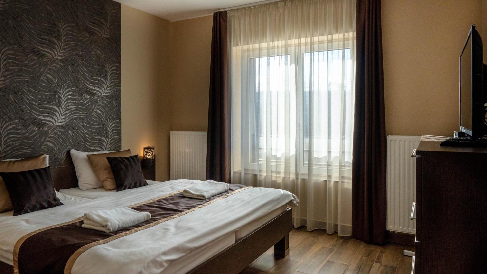 Family Apartman Eplény Εξωτερικό φωτογραφία