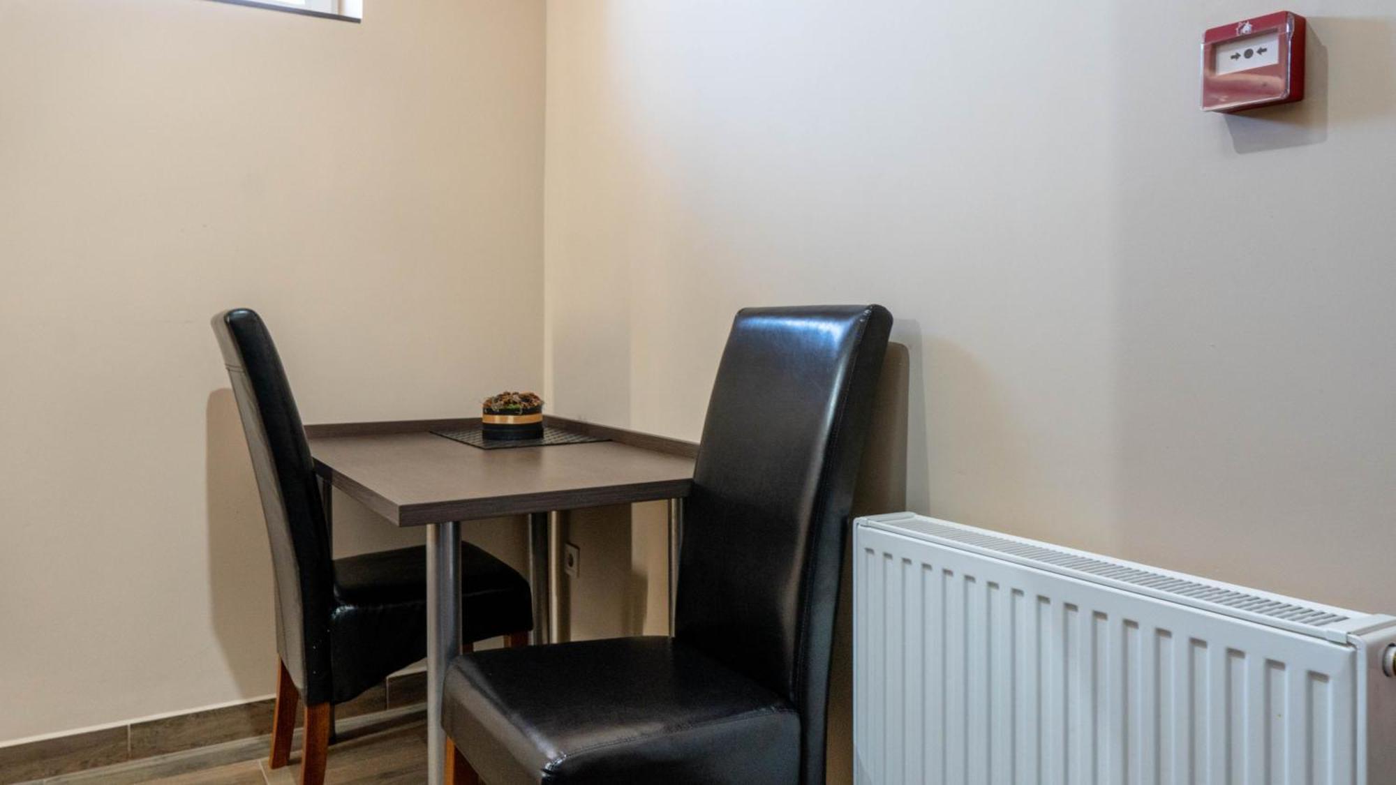 Family Apartman Eplény Εξωτερικό φωτογραφία