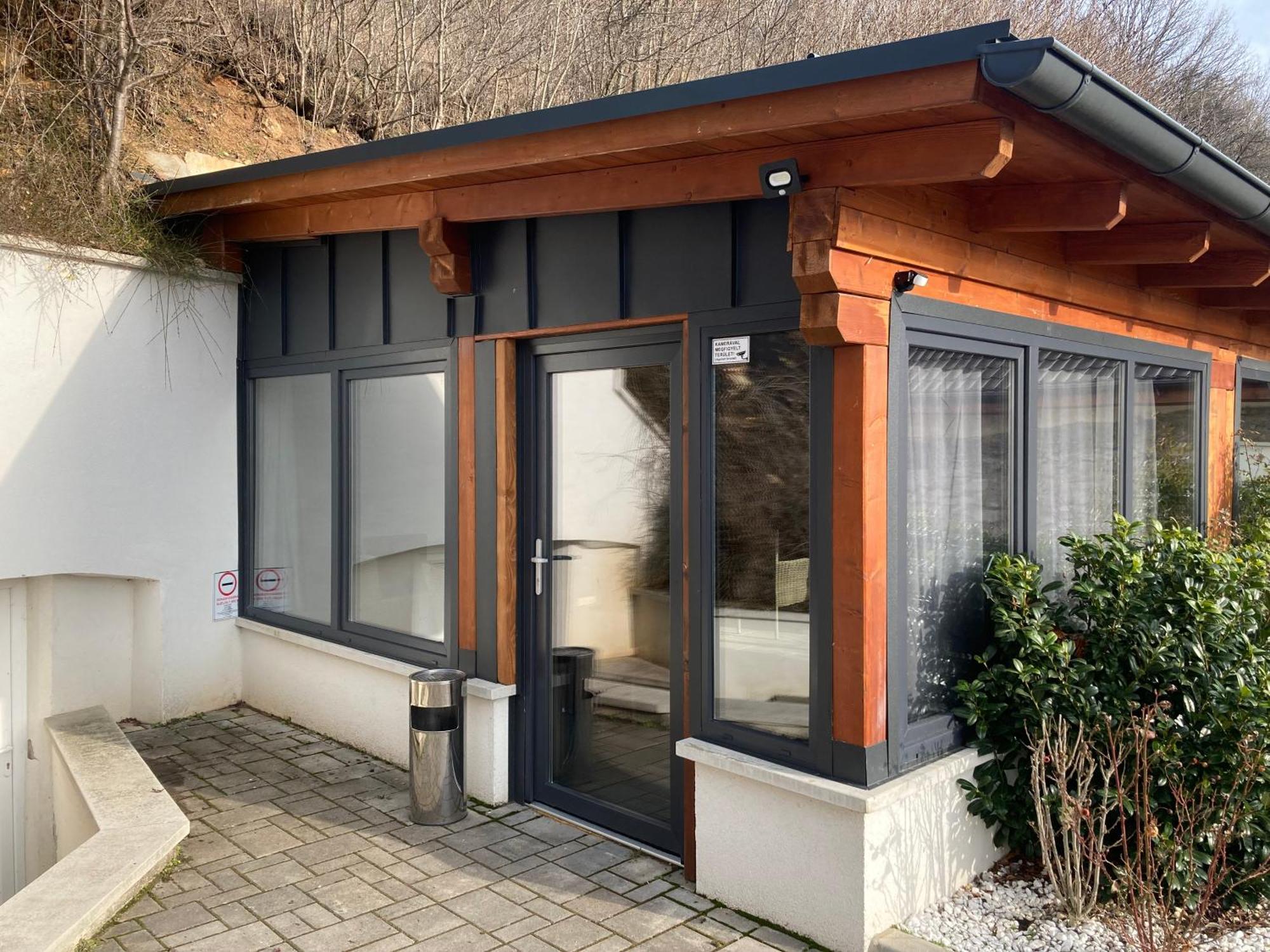 Family Apartman Eplény Εξωτερικό φωτογραφία